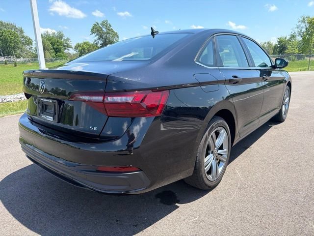 Used 2024 Volkswagen Jetta SE FWD image 7