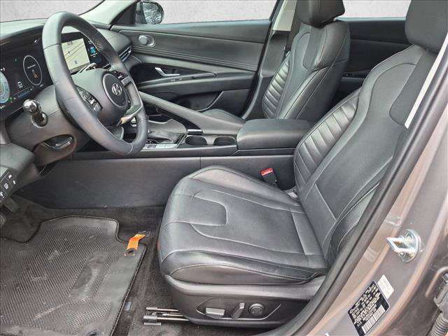 Used 2023 Hyundai Elantra Limited FWD image 17
