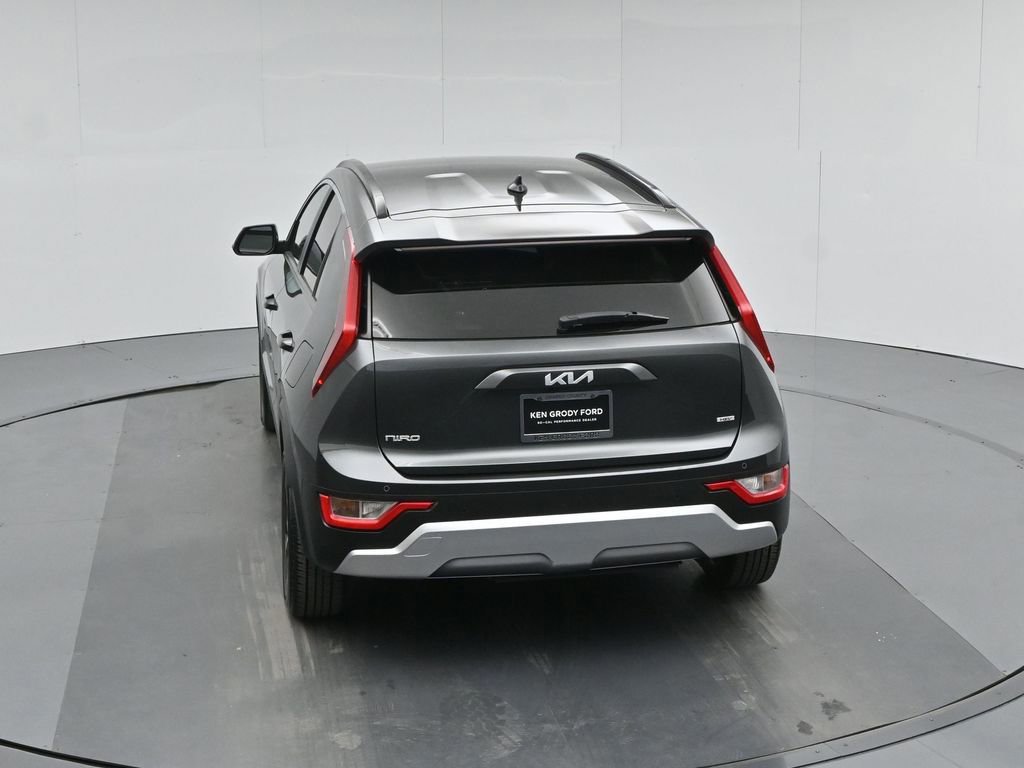 Used 2023 Kia Niro EX image 17