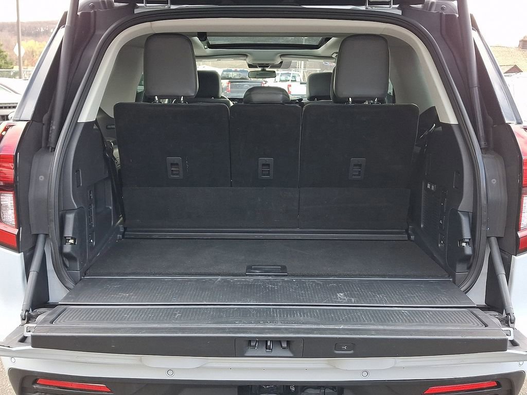 Certified 2025 Ford Expedition Active image 29