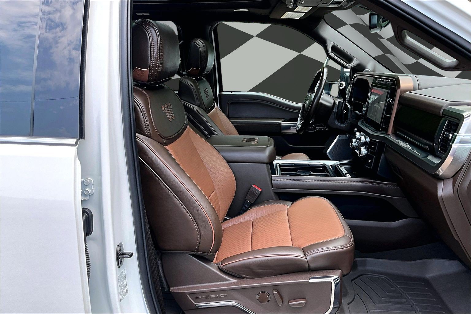 Certified 2023 Ford F450 King Ranch w/ FX4 Off-Road Package AWD/4WD image 7