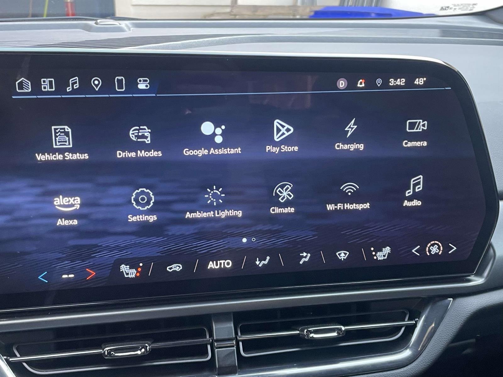 Used 2024 Chevrolet Equinox EV RS image 17