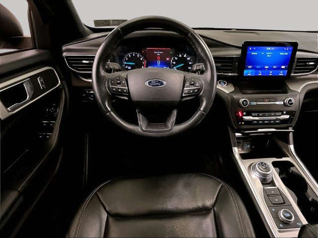 Certified 2020 Ford Explorer XLT w/ Equipment Group 202A AWD/4WD image 5