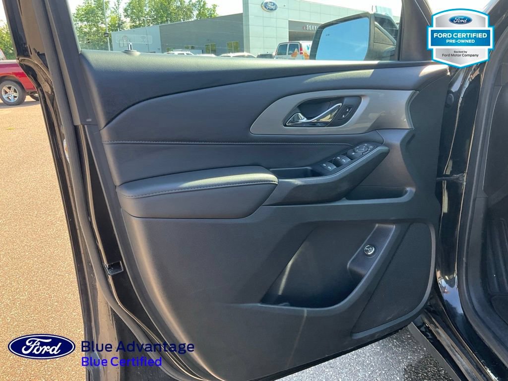 Used 2023 Chevrolet Traverse LT AWD/4WD image 16