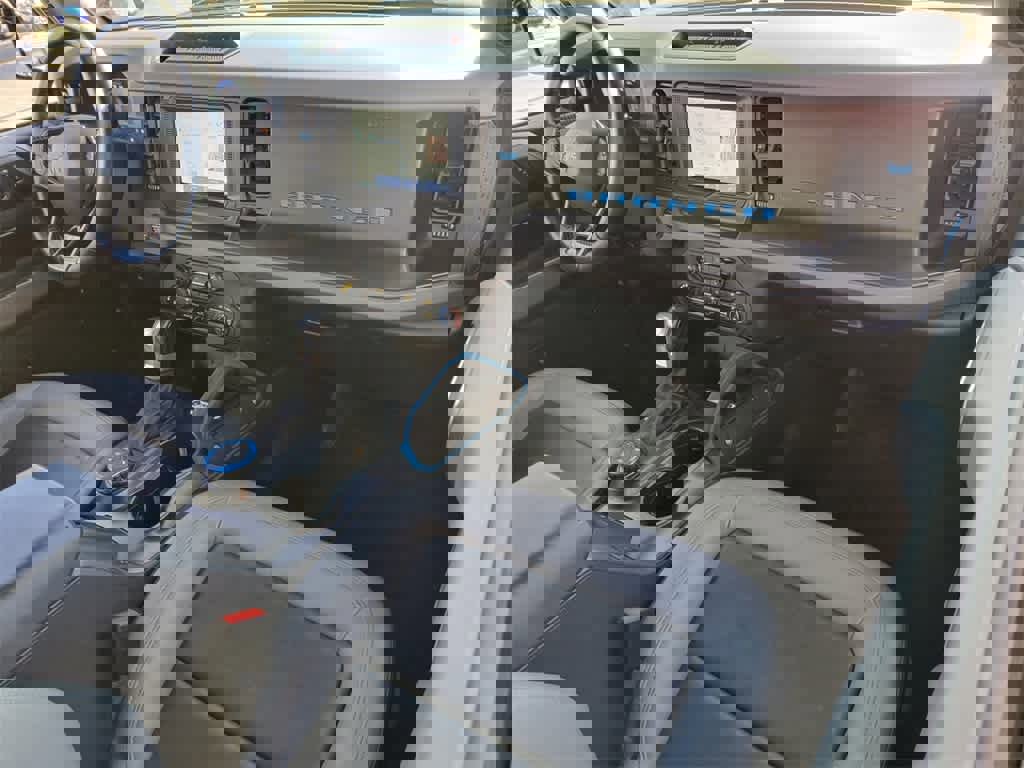 Certified 2023 Ford Bronco Black Diamond w/ Sasquatch Package image 17