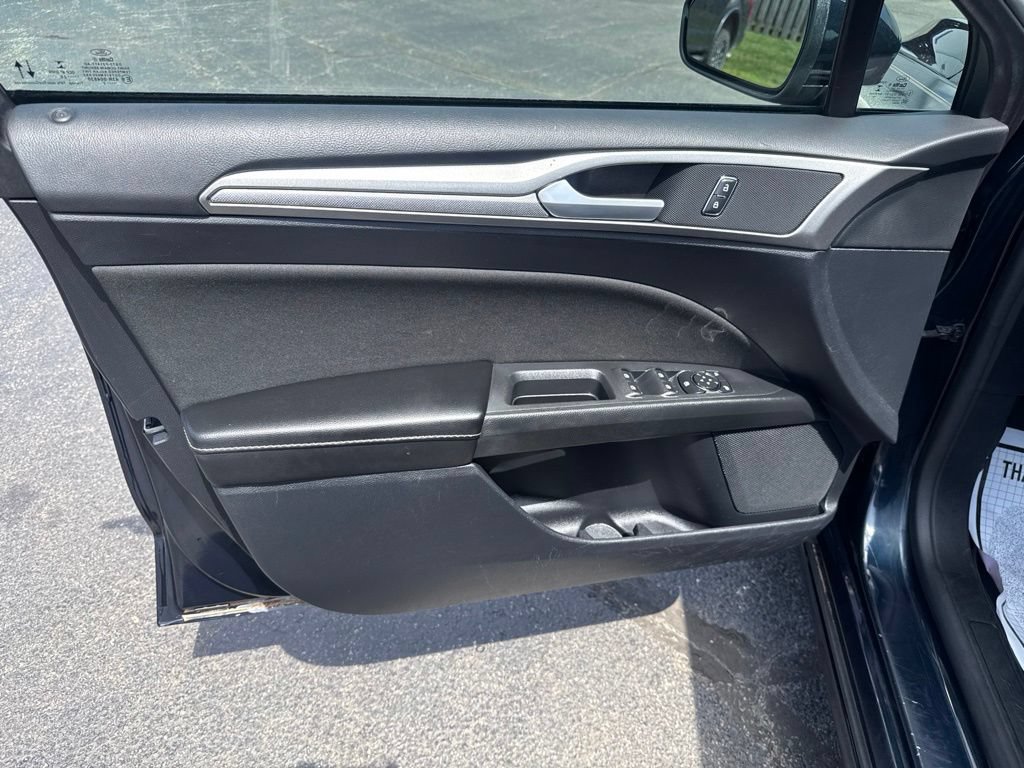 Certified 2020 Ford Fusion SE AWD/4WD image 22