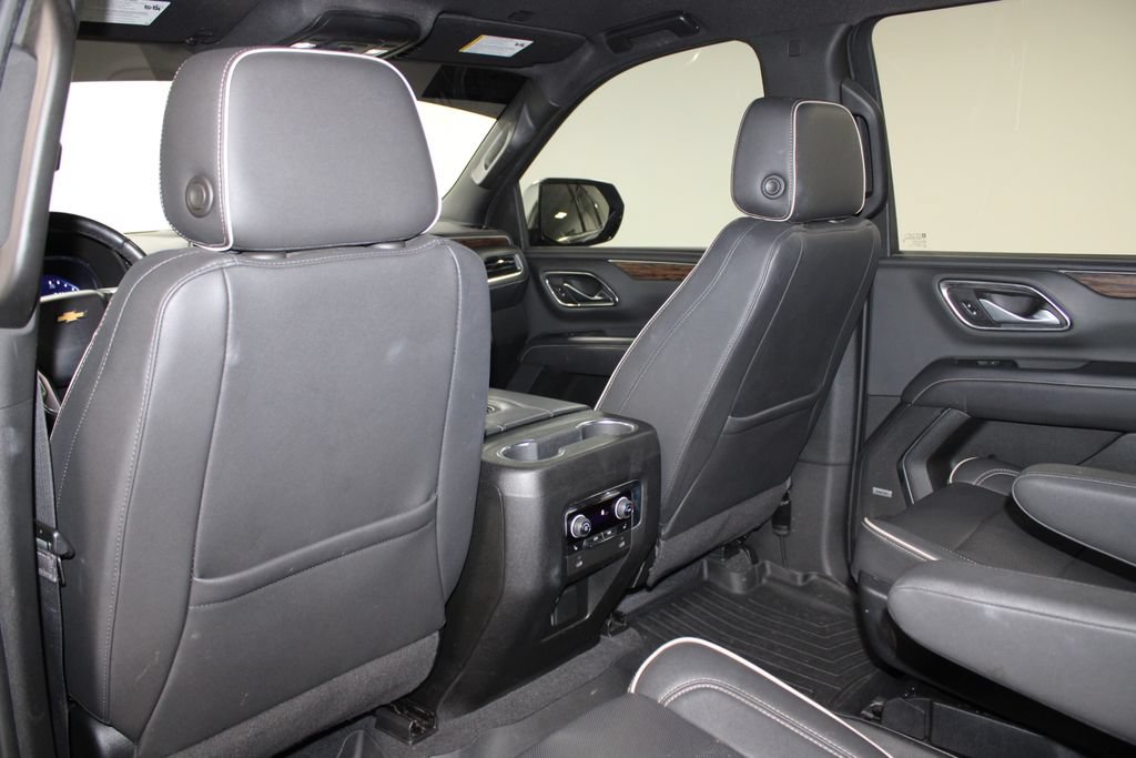 Used 2022 Chevrolet Suburban Premier RWD image 28
