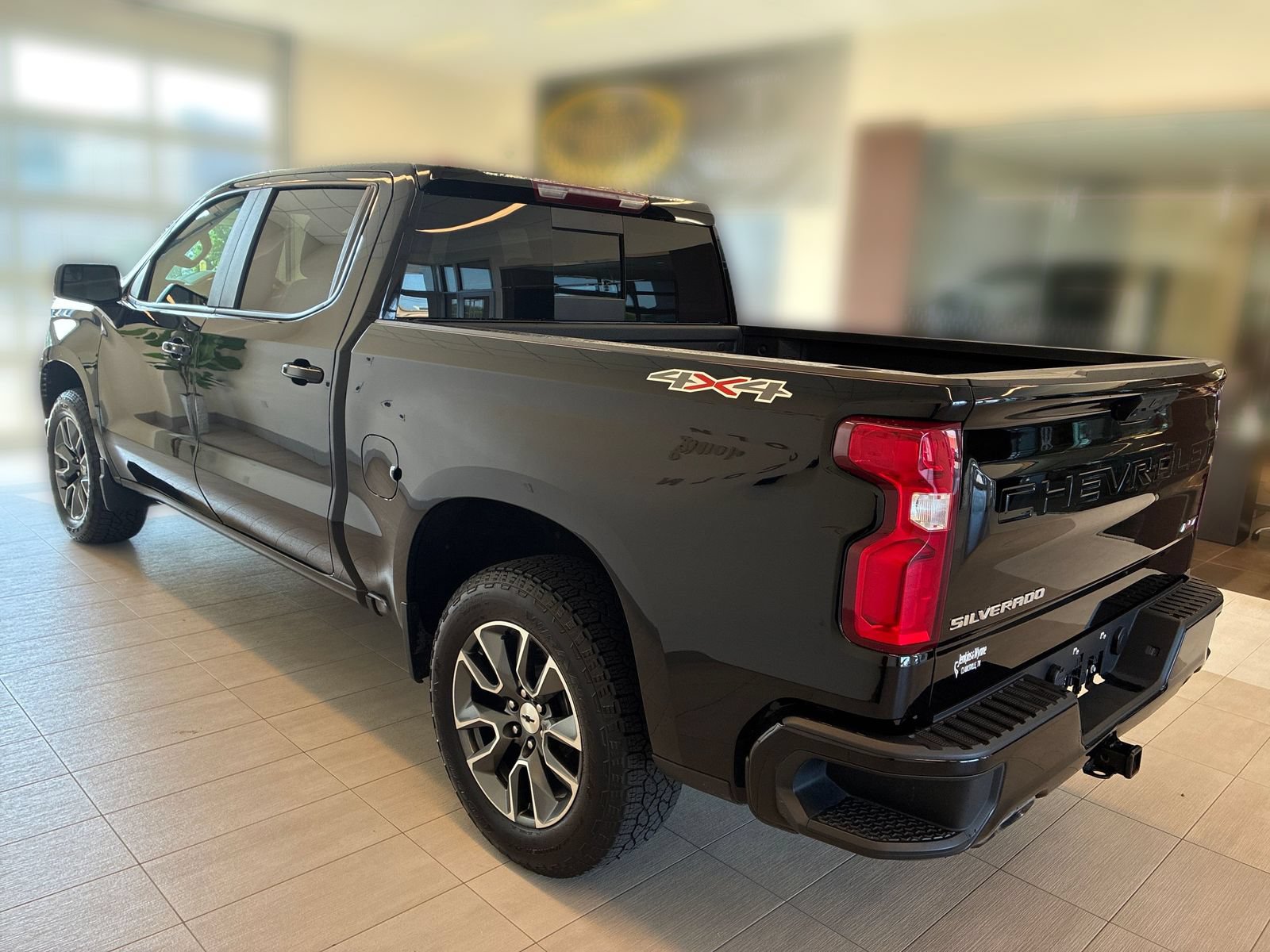 Used 2025 Chevrolet Silverado 1500 RST w/ Convenience Package II AWD/4WD image 3