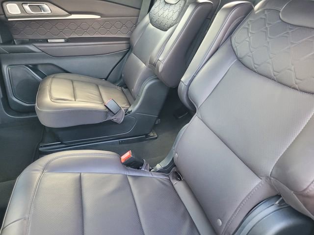 Certified 2025 Ford Explorer Platinum w/ LUX Leather Package image 13