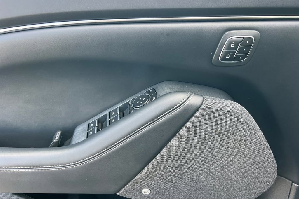 Certified 2025 Ford Mustang Mach-E Premium image 12