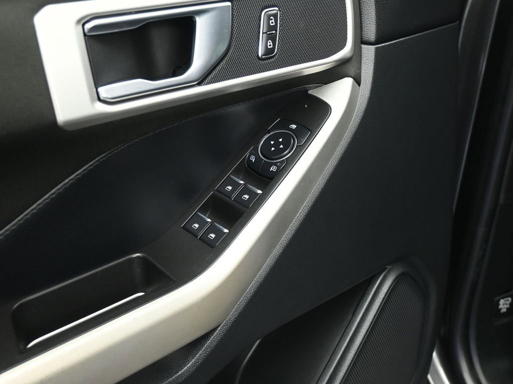 Certified 2020 Ford Explorer XLT image 35