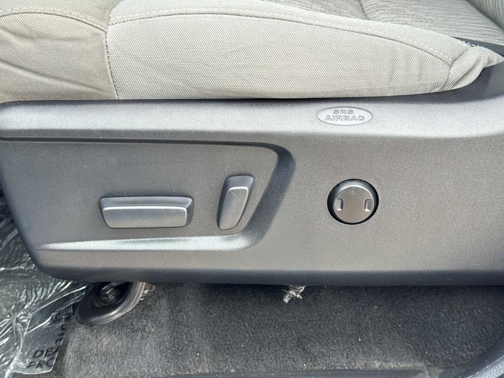 Used 2017 Toyota Tundra SR5 w/ SR5 Upgrade Package image 20