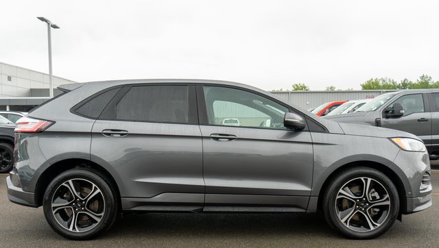Certified 2022 Ford Edge ST w/ Equipment Group 401A AWD/4WD image 5