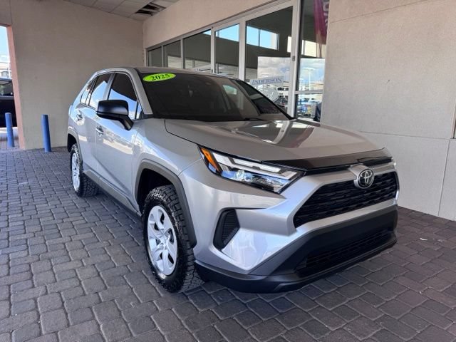 Used 2025 Toyota RAV4 LE AWD/4WD image 7