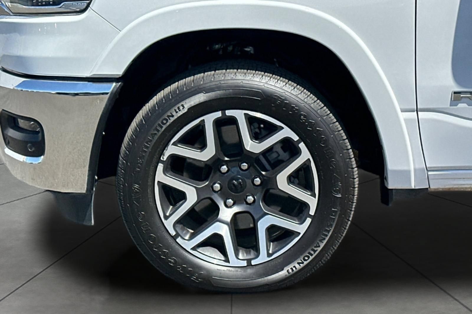 Used 2025 RAM 1500 Laramie AWD/4WD image 30