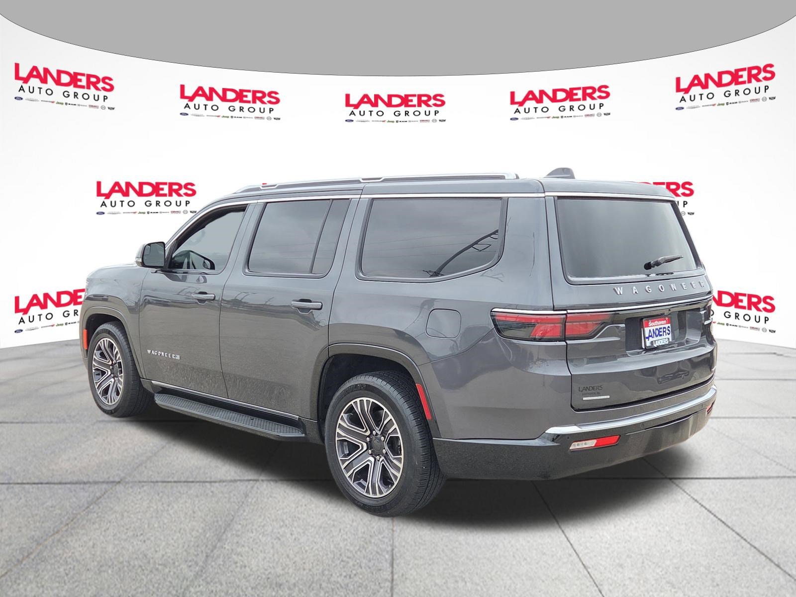 Used 2022 Jeep Wagoneer Series III AWD/4WD image 5