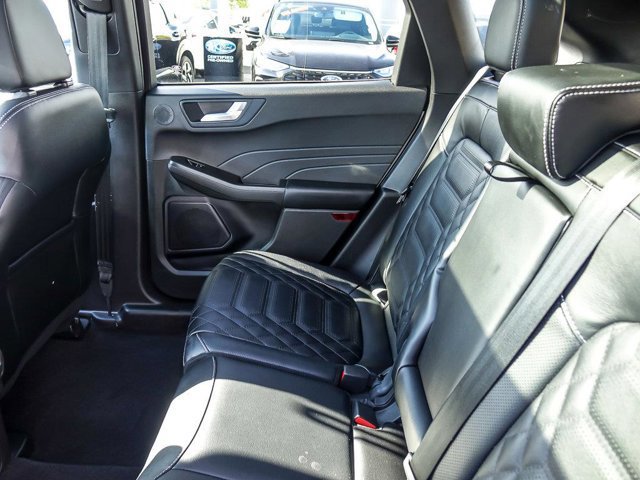 Certified 2023 Ford Escape SE w/ PHEV Premium Package image 18