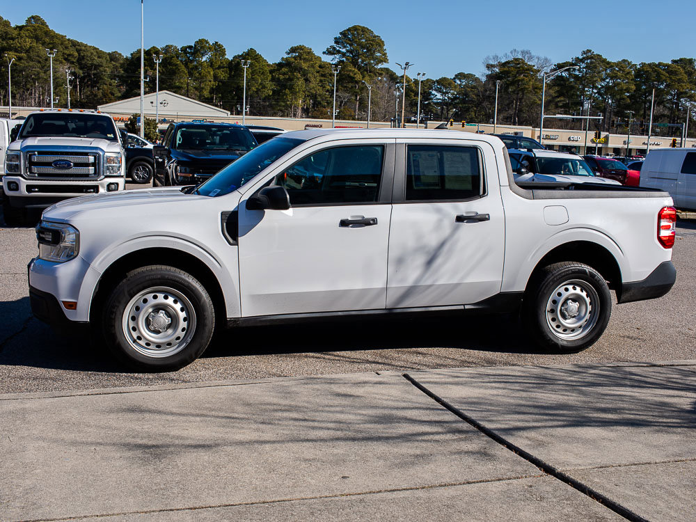 Certified 2023 Ford Maverick XL image 3