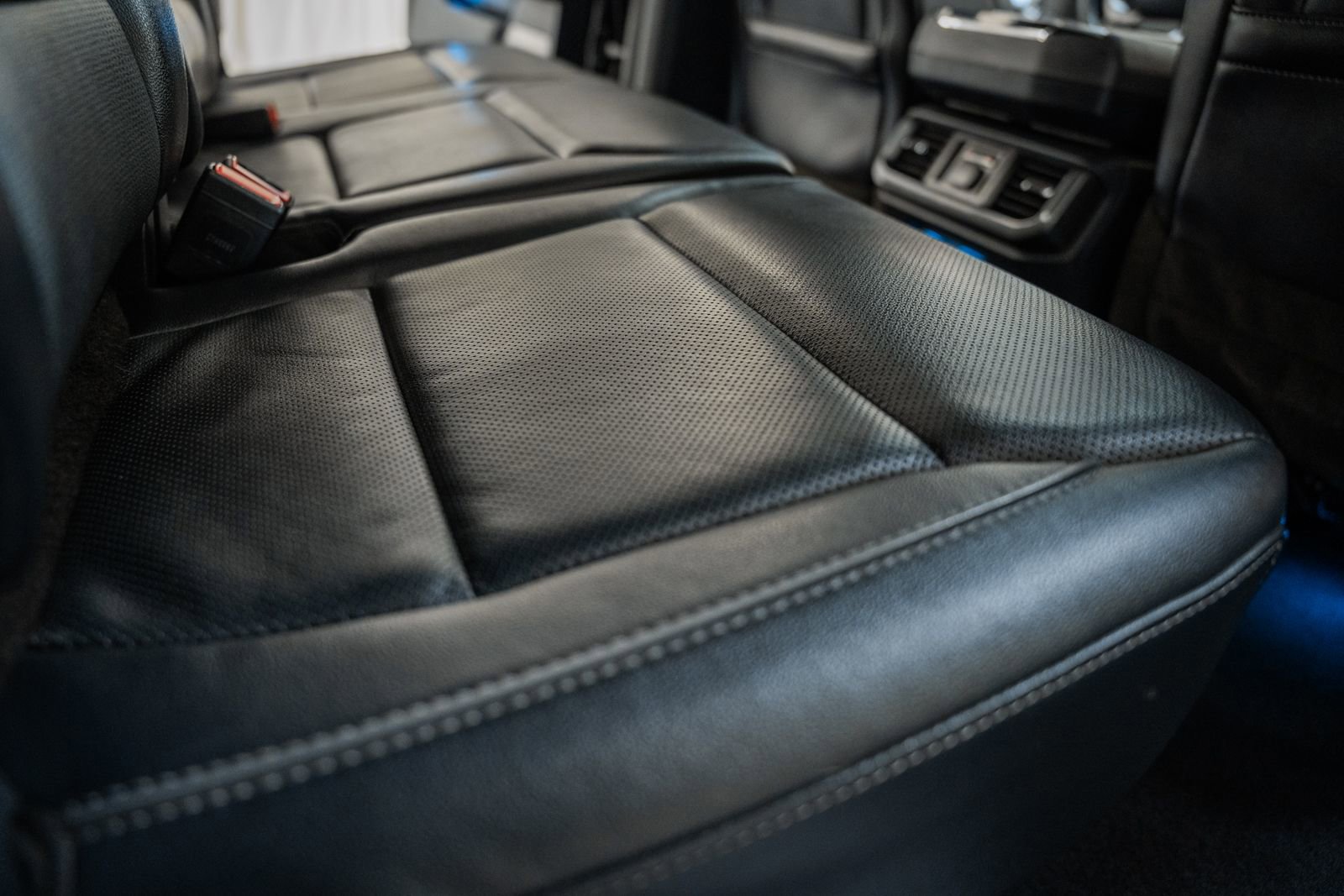 Certified 2023 Ford F150 Lariat w/ Equipment Group 502A High image 40