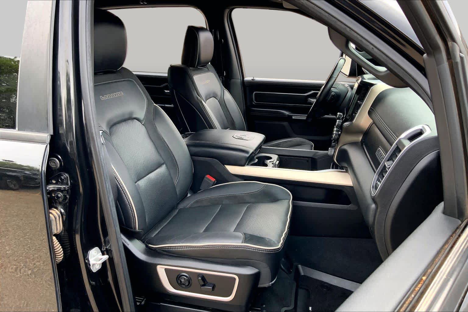 Used 2019 RAM 1500 Laramie AWD/4WD image 9