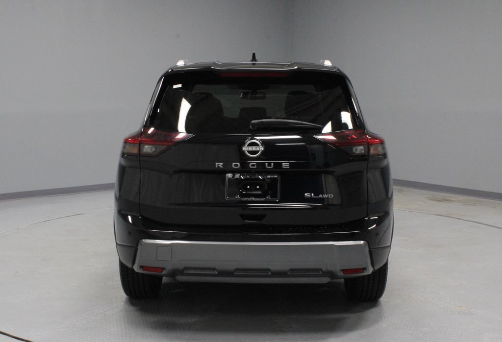 Used 2024 Nissan Rogue SL AWD/4WD image 9