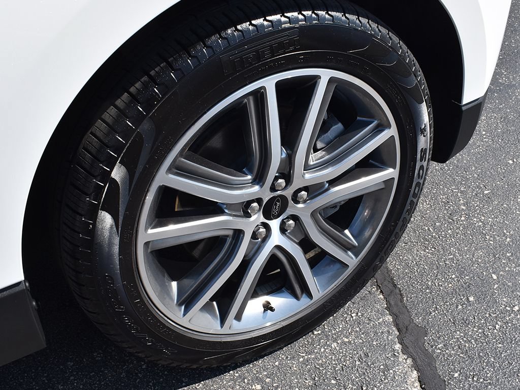 Certified 2024 Ford Edge Titanium AWD/4WD image 9