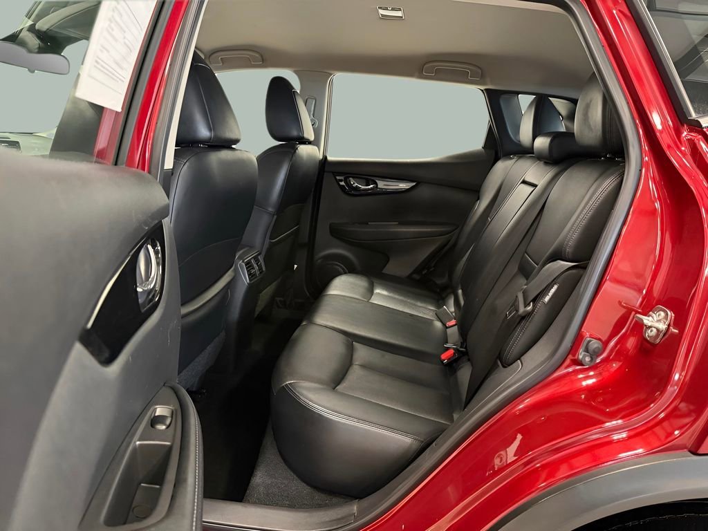 Used 2022 Nissan Rogue Sport SL image 29