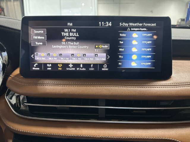 Used 2023 INFINITI QX60 Sensory w/ Vision Package AWD/4WD image 16