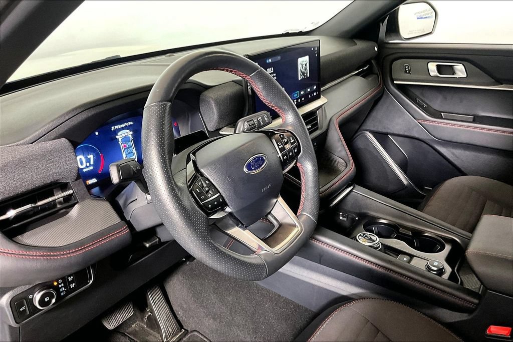 Certified 2025 Ford Explorer ST-Line AWD/4WD image 10