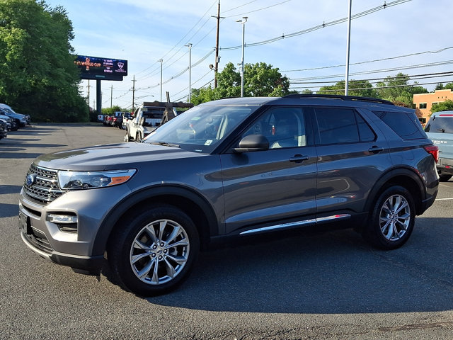 Certified 2023 Ford Explorer XLT w/ Equipment Group 202A AWD/4WD image 5