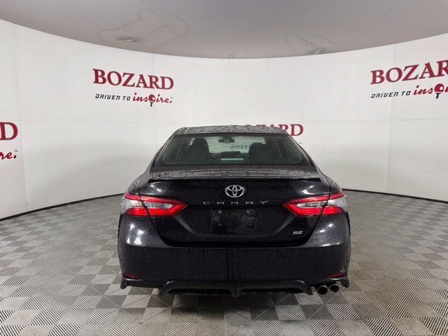 Used 2018 Toyota Camry SE FWD image 11