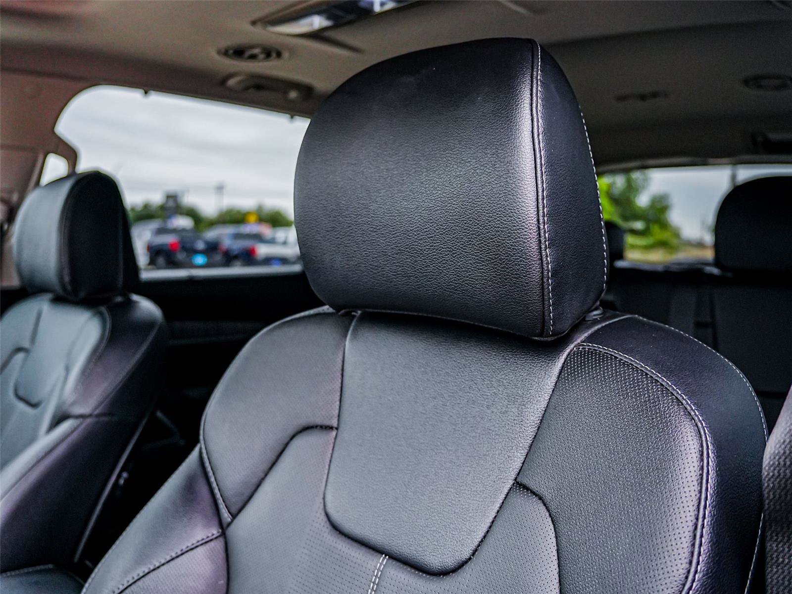 Used 2025 Kia Telluride EX AWD/4WD image 11