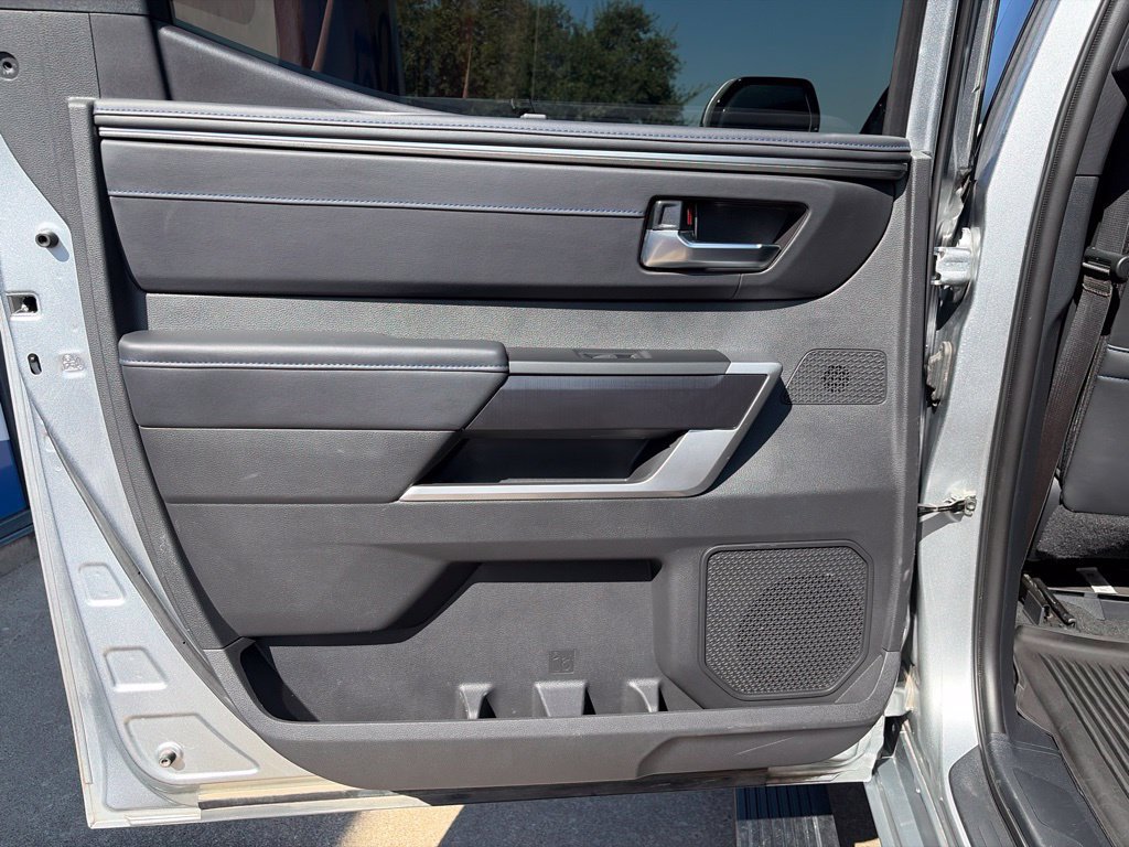 Used 2024 Toyota Tundra Platinum AWD/4WD image 17