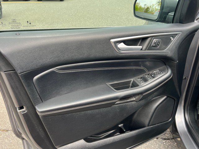 Certified 2022 Ford Edge Titanium AWD/4WD image 10
