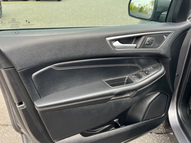 Certified 2022 Ford Edge Titanium AWD/4WD image 10