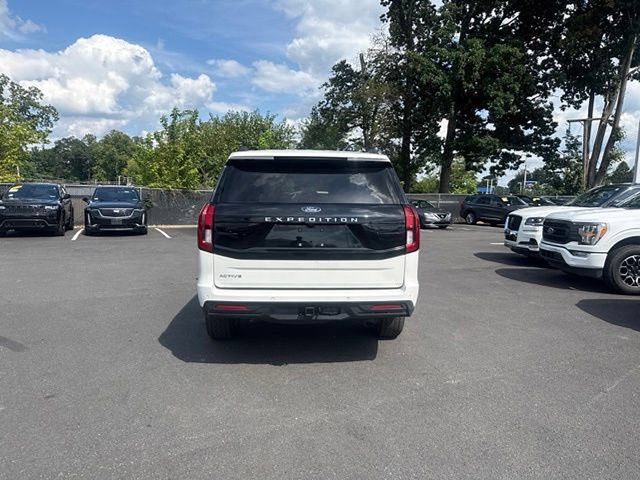 Certified 2025 Ford Expedition Active AWD/4WD image 8