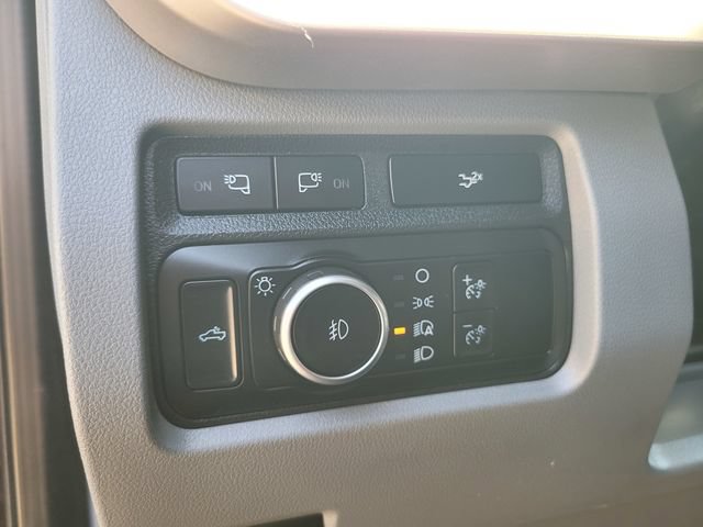 Certified 2023 Ford F250 XLT w/ XLT Premium Package AWD/4WD image 17