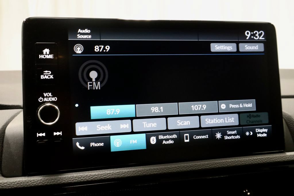 Used 2025 Honda CR-V EX-L image 3