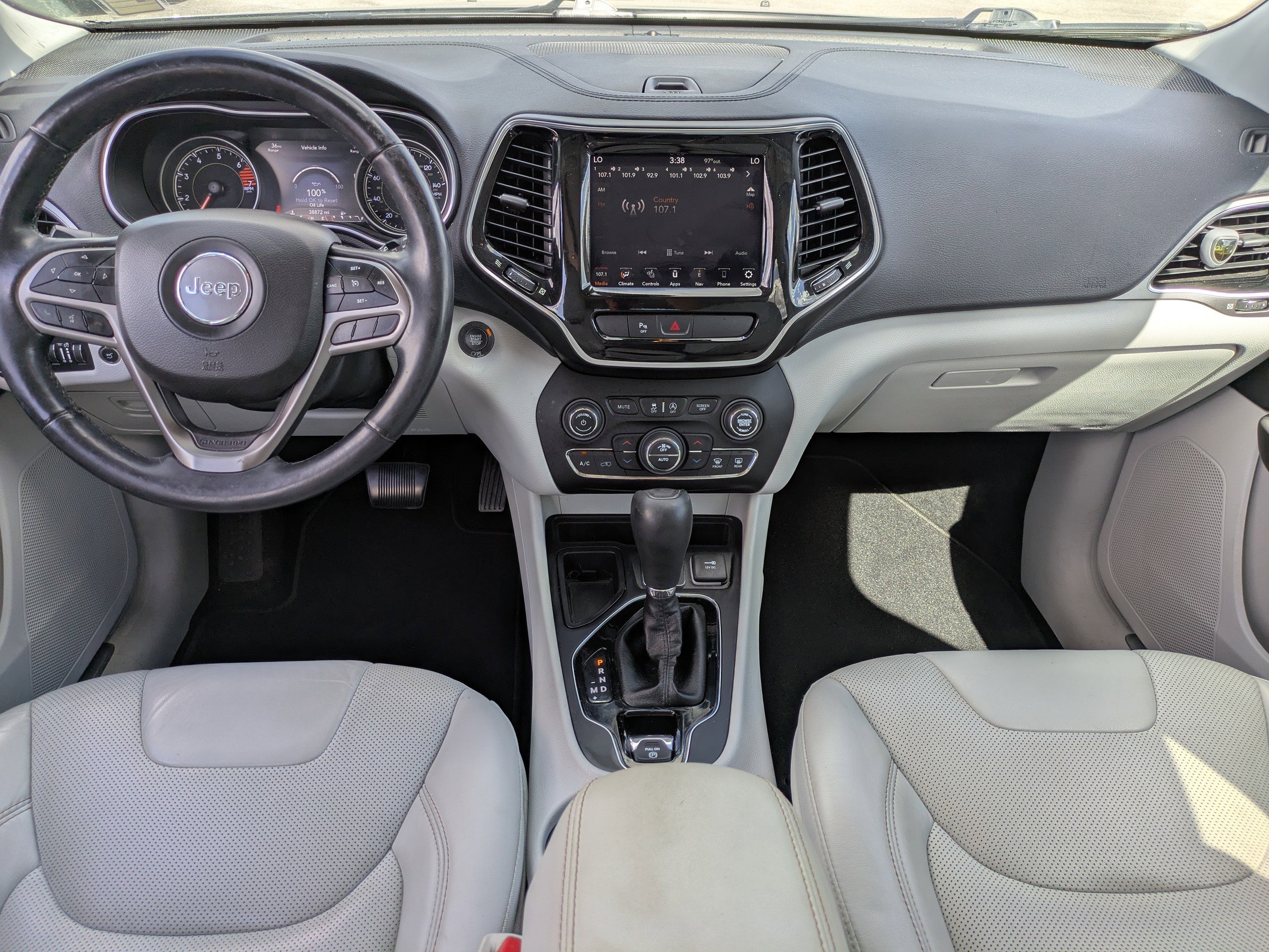 Used 2020 Jeep Cherokee Limited image 14