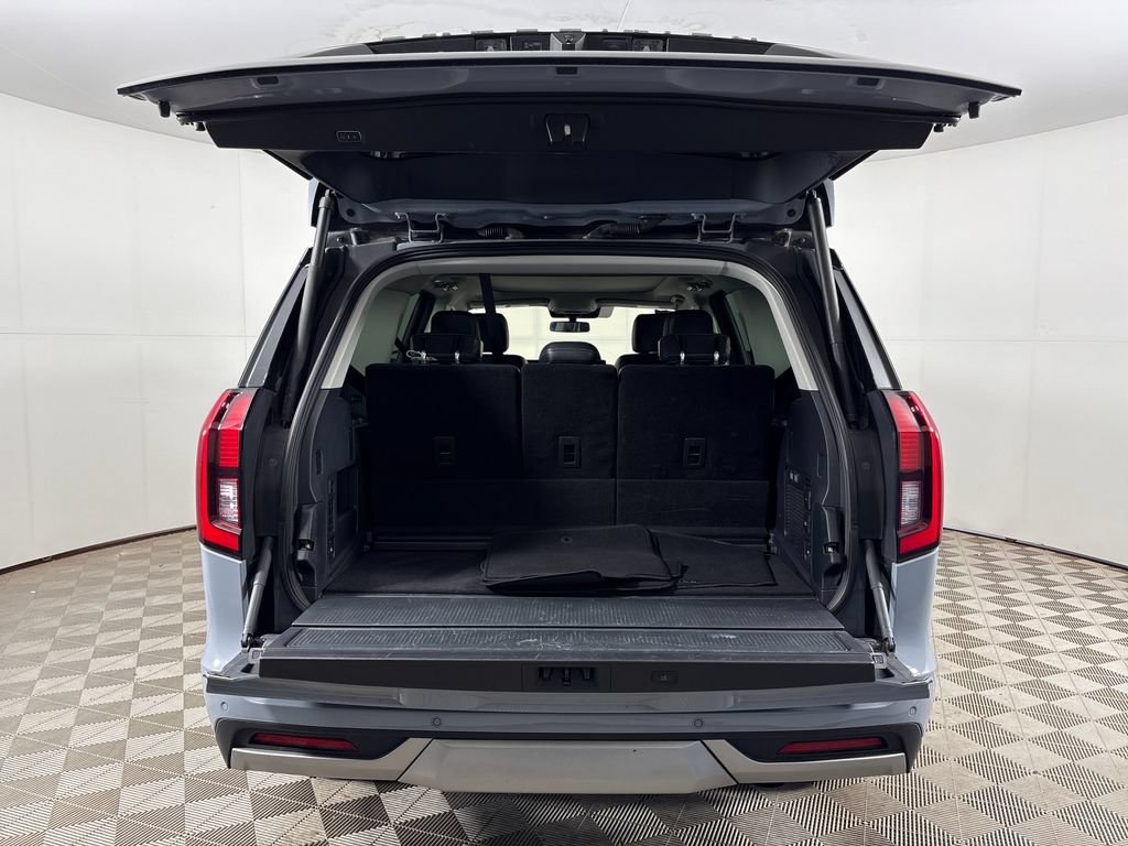 Certified 2025 Ford Expedition Platinum w/ Driver's Package AWD/4WD image 28