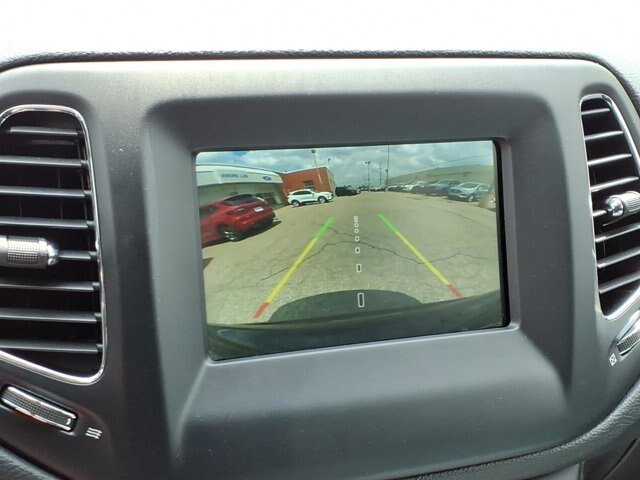 Used 2020 Jeep Compass Latitude w/ Cold Weather Group FWD image 8