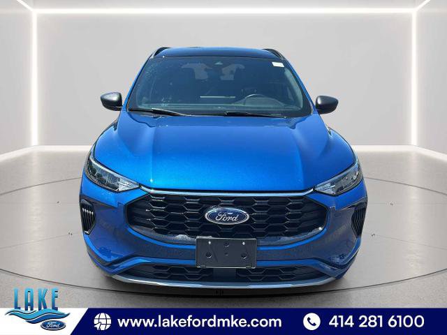 Certified 2023 Ford Escape ST-Line w/ Tech Pack #1 AWD/4WD image 2