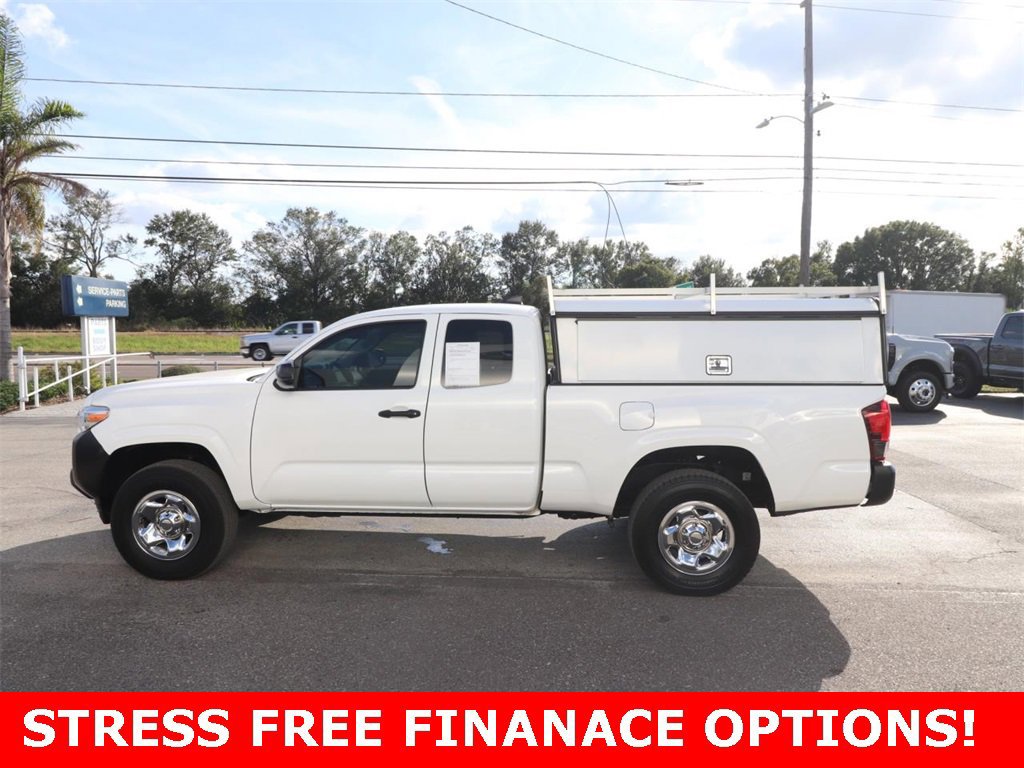 Used 2022 Toyota Tacoma SR image 2
