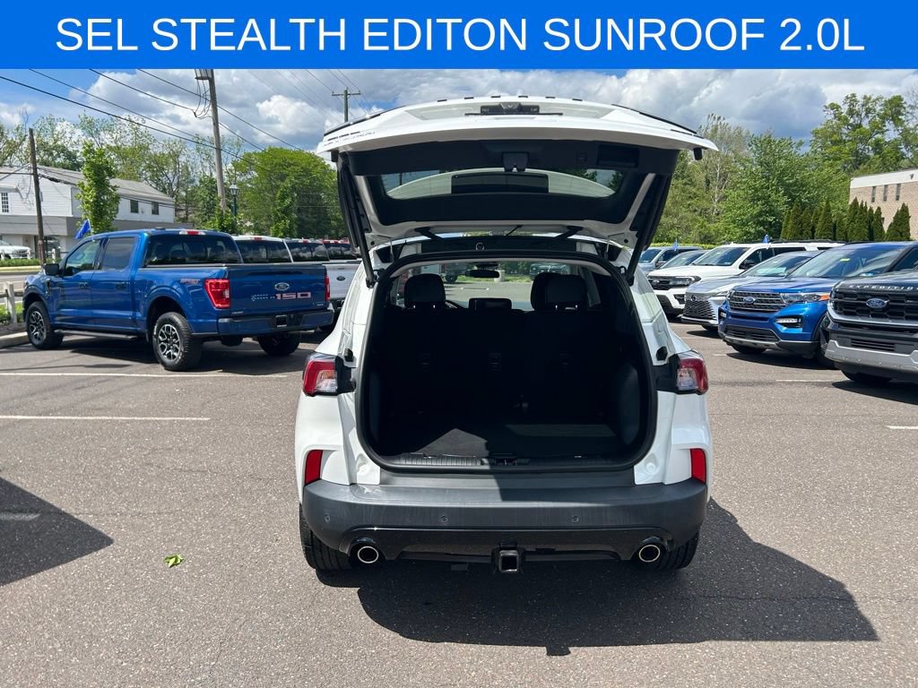 Certified 2022 Ford Escape SEL w/ SEL Stealth AWD Package image 8