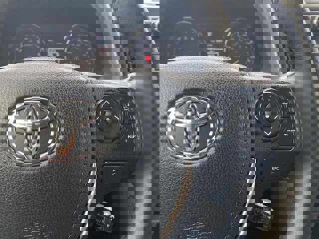 Used 2018 Toyota RAV4 XLE image 35