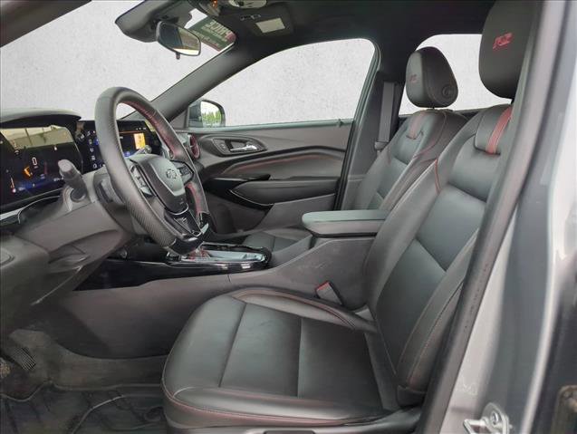Used 2025 Chevrolet Trax RS w/ Driver Confidence Package FWD image 14