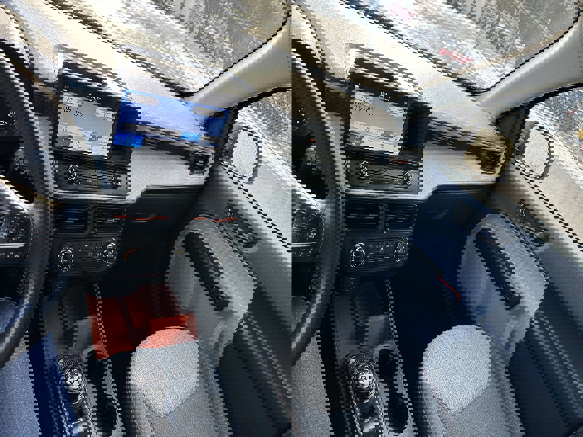 Certified 2022 Ford Maverick XLT w/ Equipment Group 300A Standard image 11