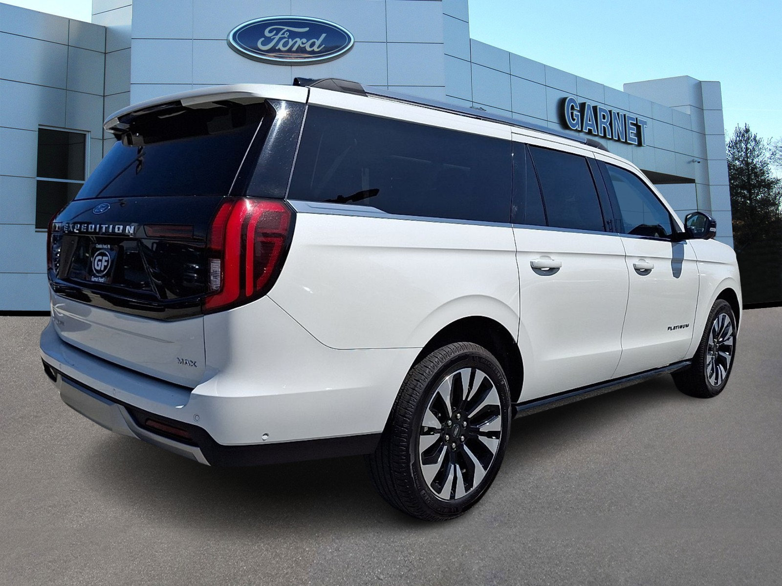 Certified 2025 Ford Expedition Max Platinum w/ Driver's Package AWD/4WD image 8