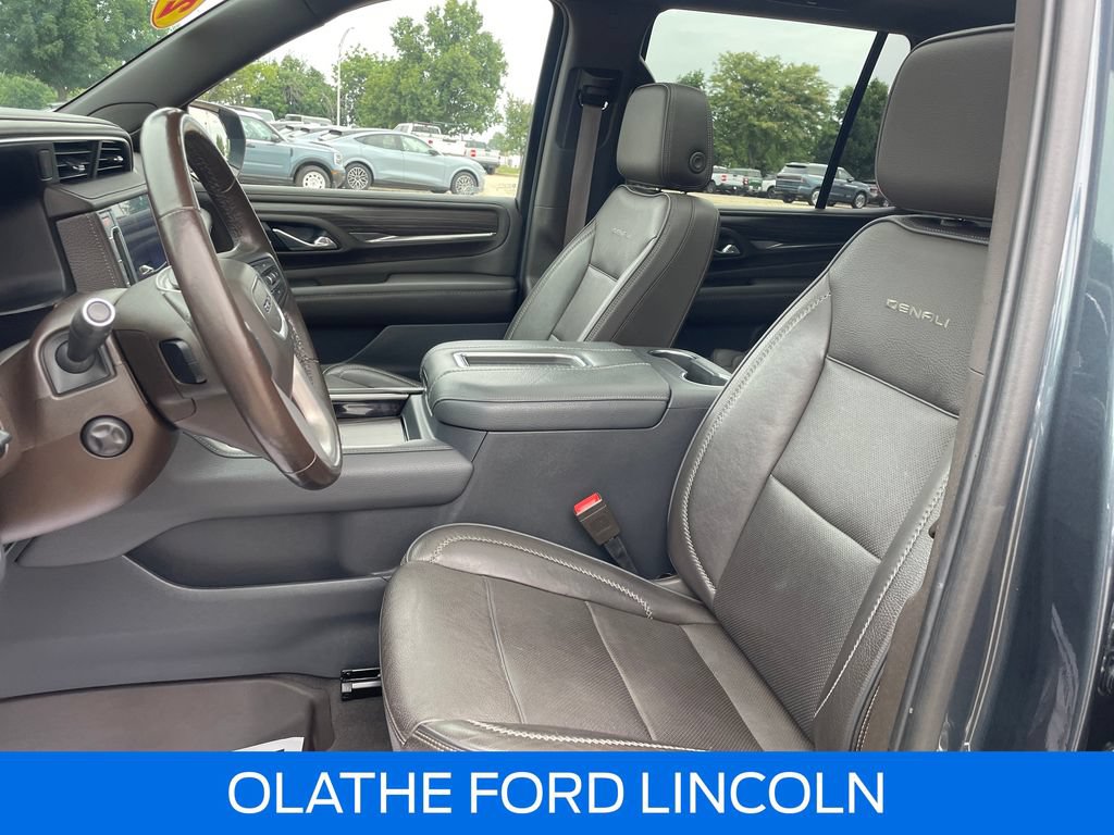 Used 2021 GMC Yukon Denali w/ Denali Premium Package AWD/4WD image 13
