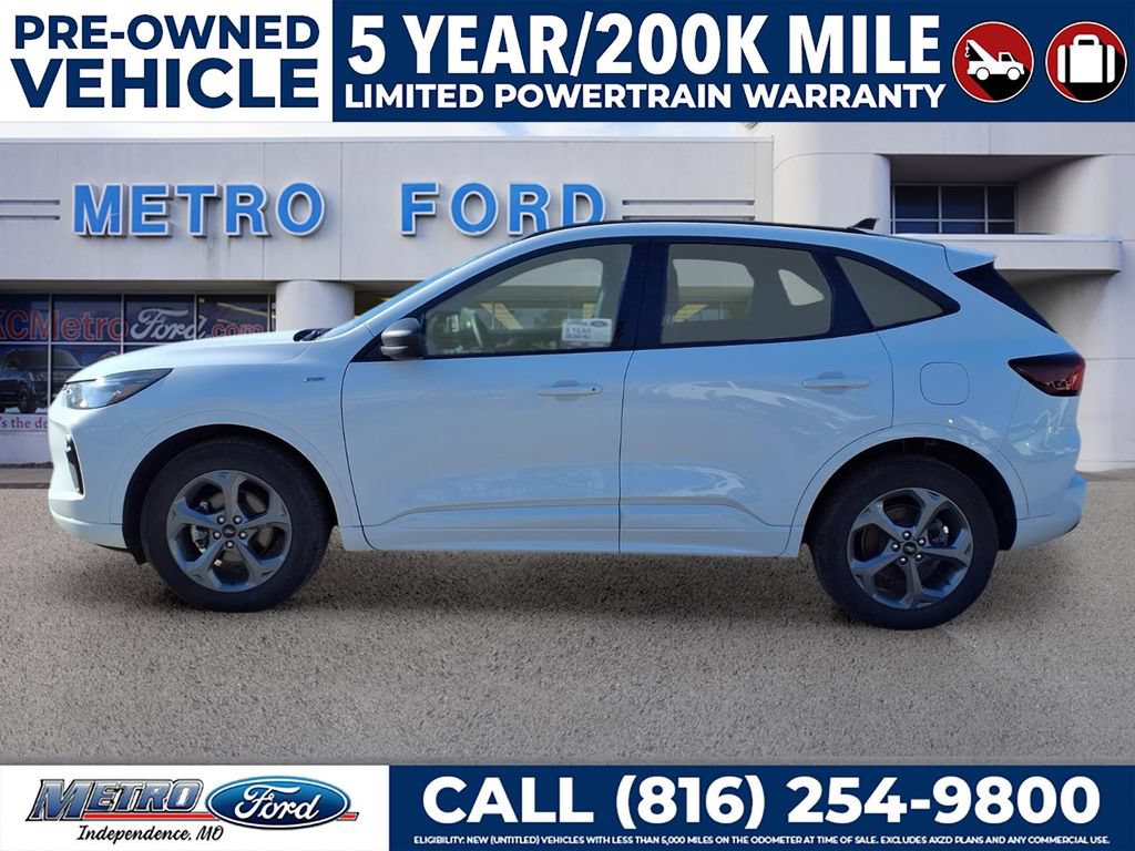 Certified 2023 Ford Escape ST-Line w/ Tech Pack #1 AWD/4WD image 6